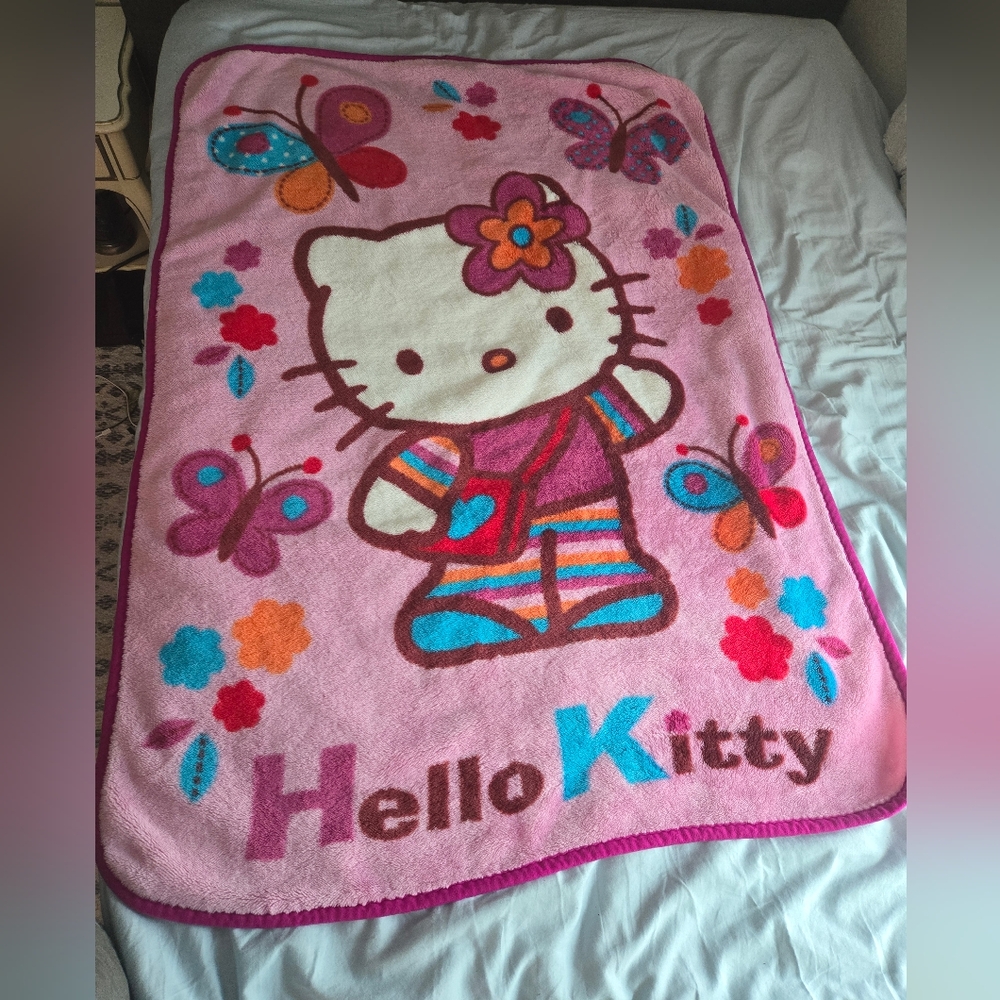 Vintage hello kitty blanket